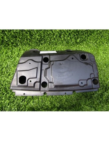 PLASTICO AUDI A8 - 92948