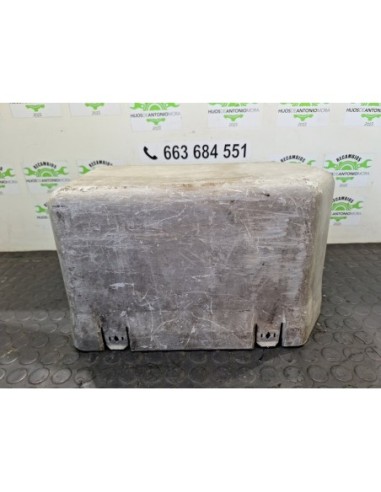 TAPA BATERIA MERCEDES MB 100 D CAJA CERRADA / COMBI - 103413